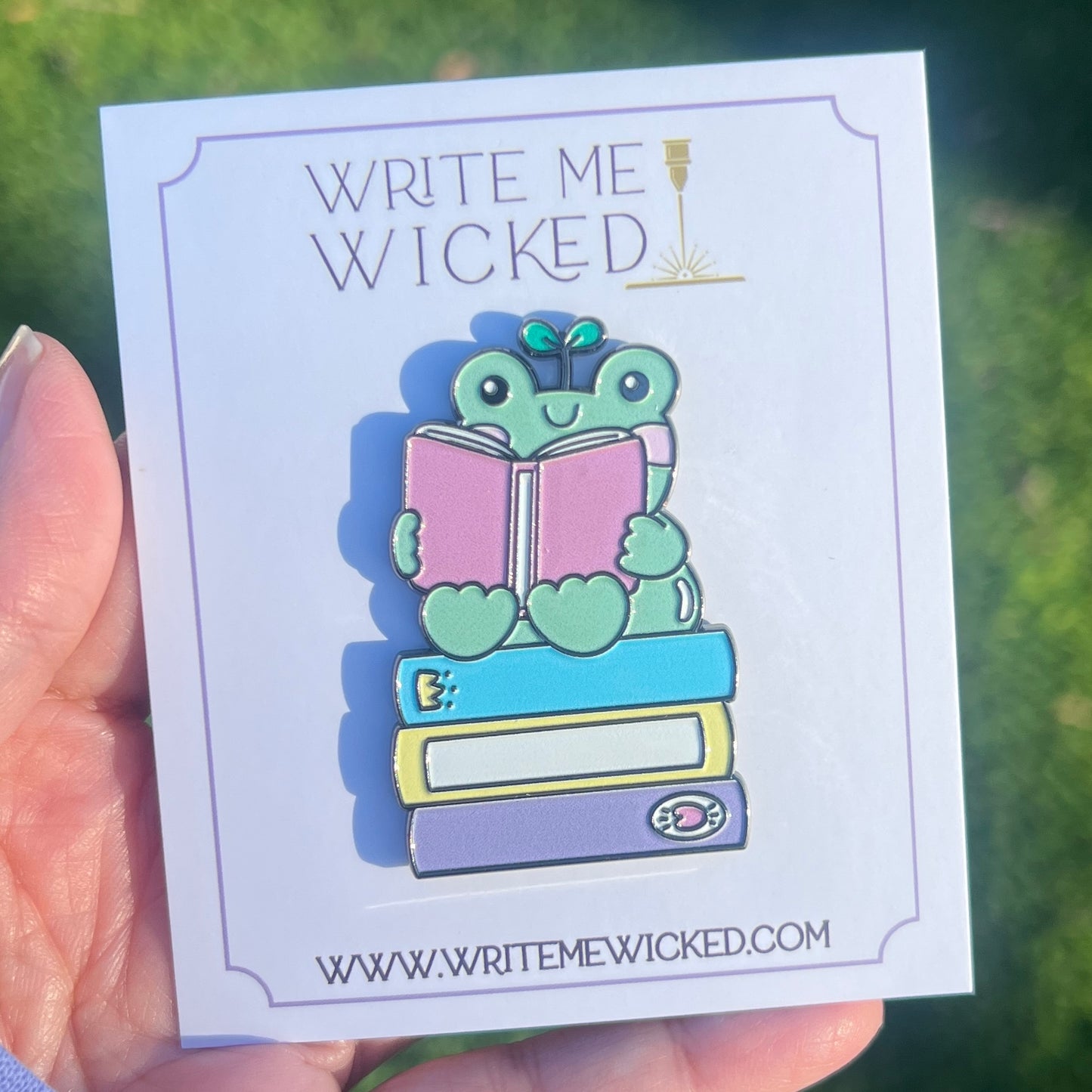 Froggy Reader | 2" Enamel Pin